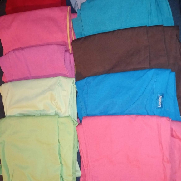 Scrubs - Picture 2 of 2